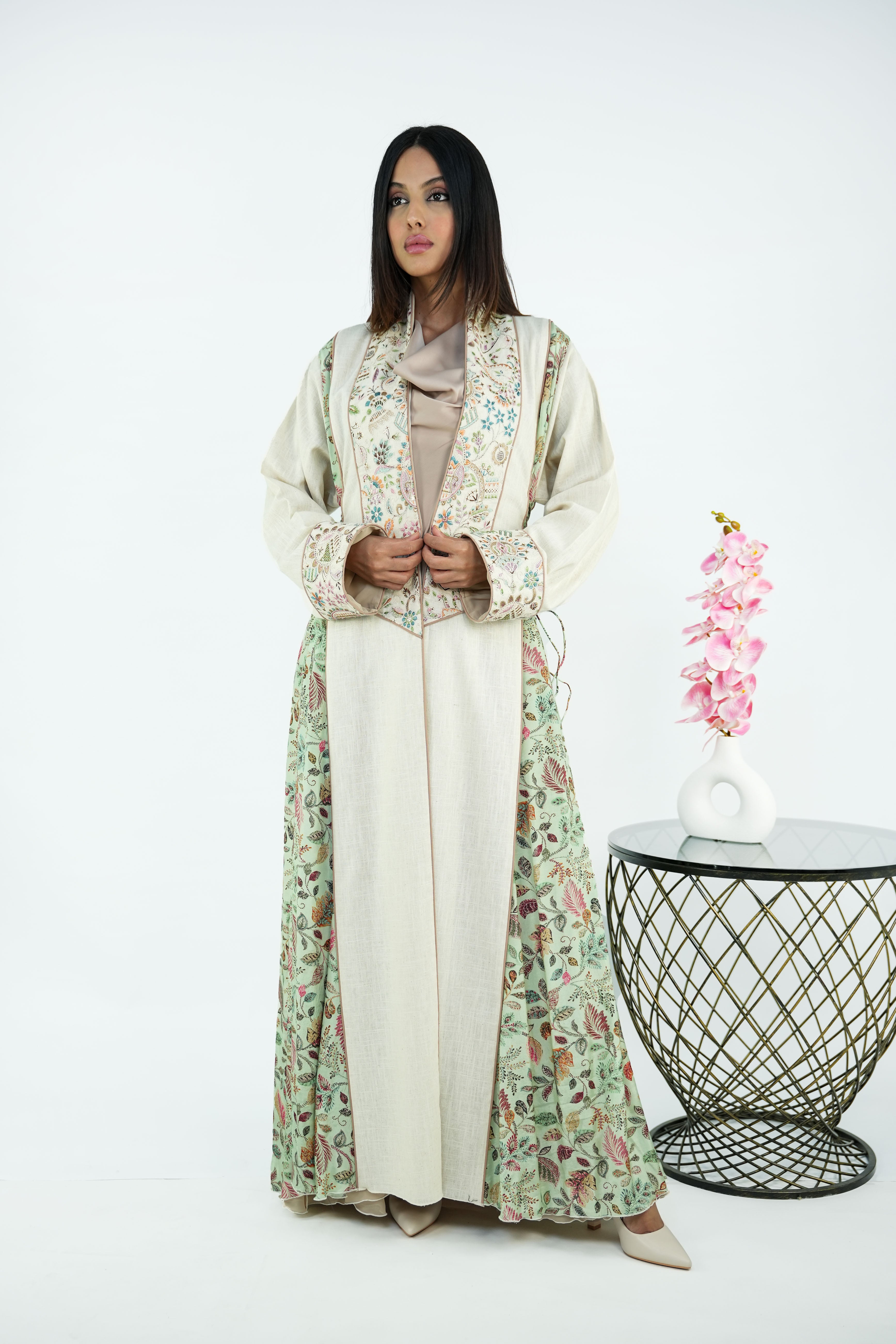 BE LUXURY ABAYA 0184