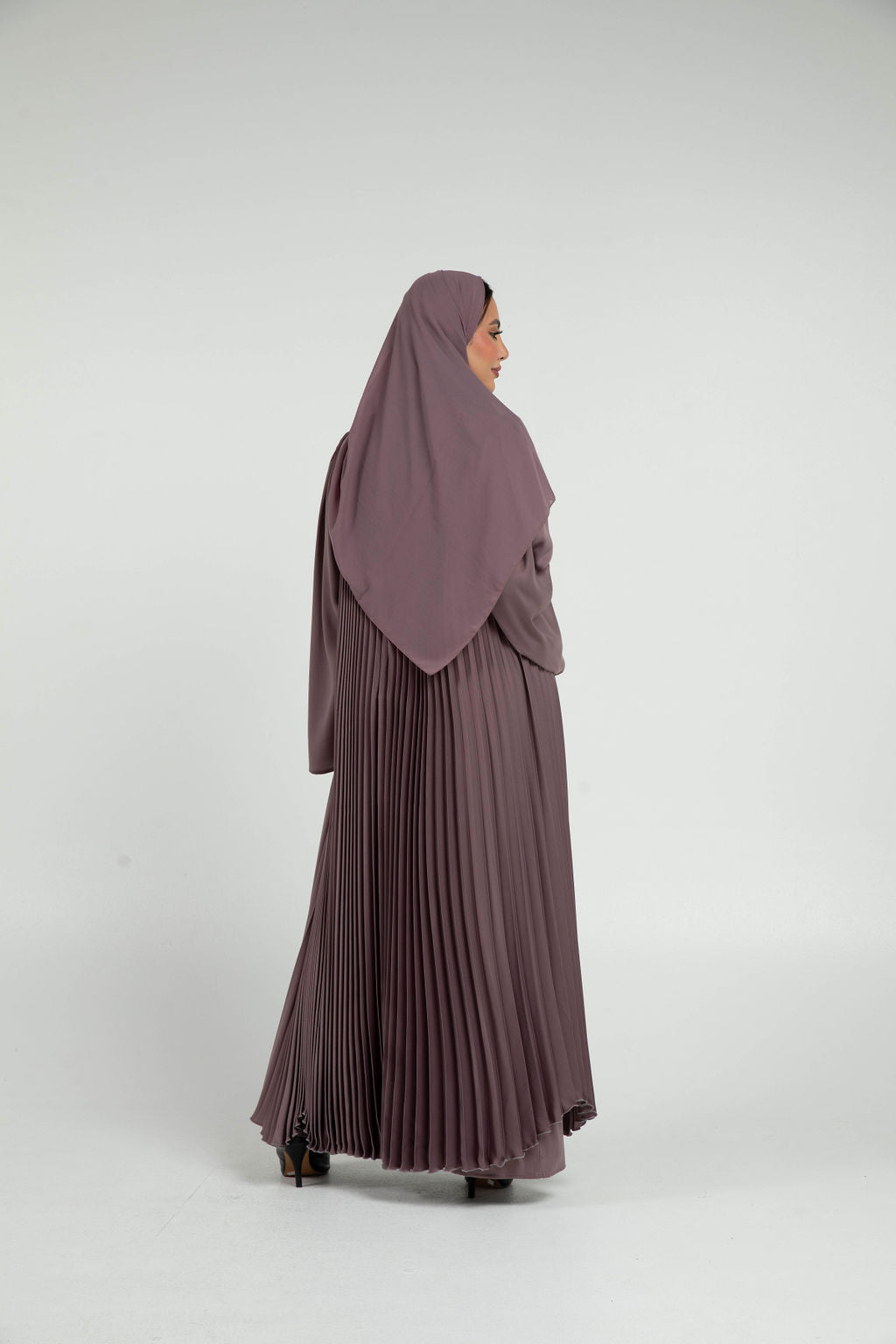BE Luxury Abaya 045
