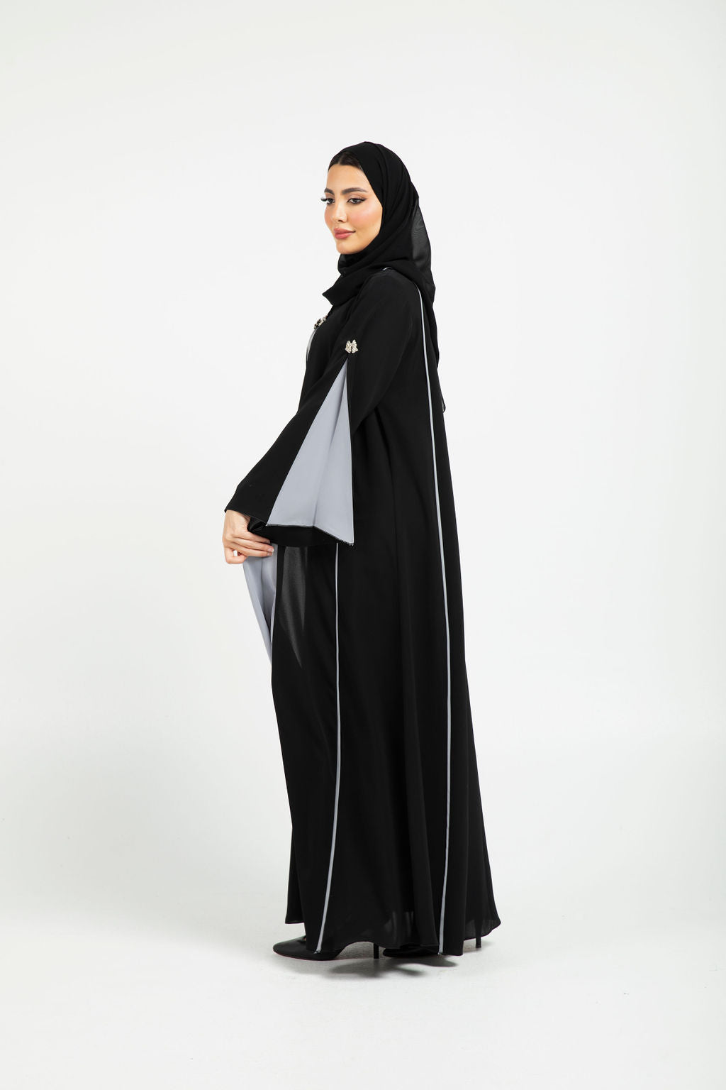 BE Luxury Abaya 058