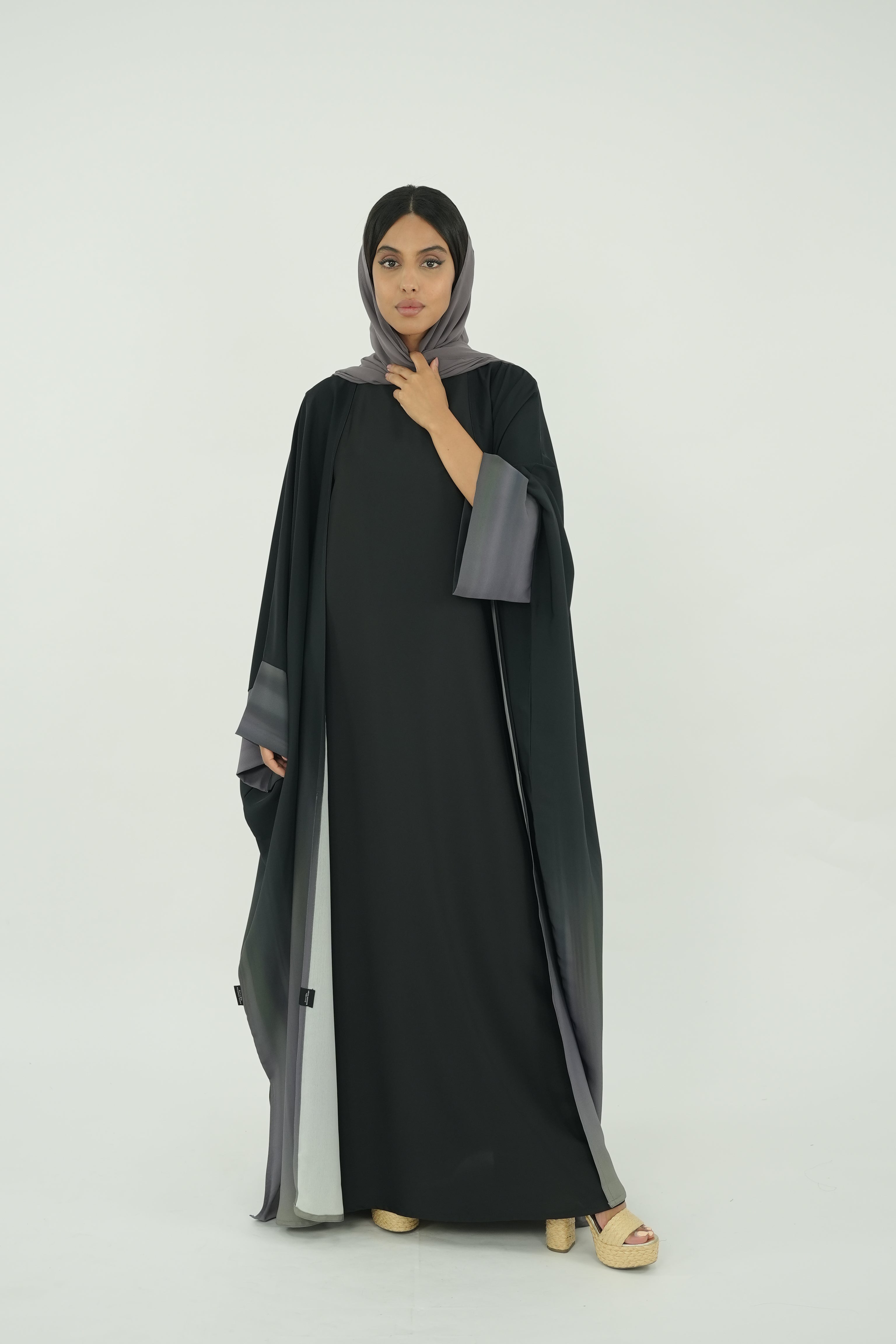 BE Luxury Abaya 092