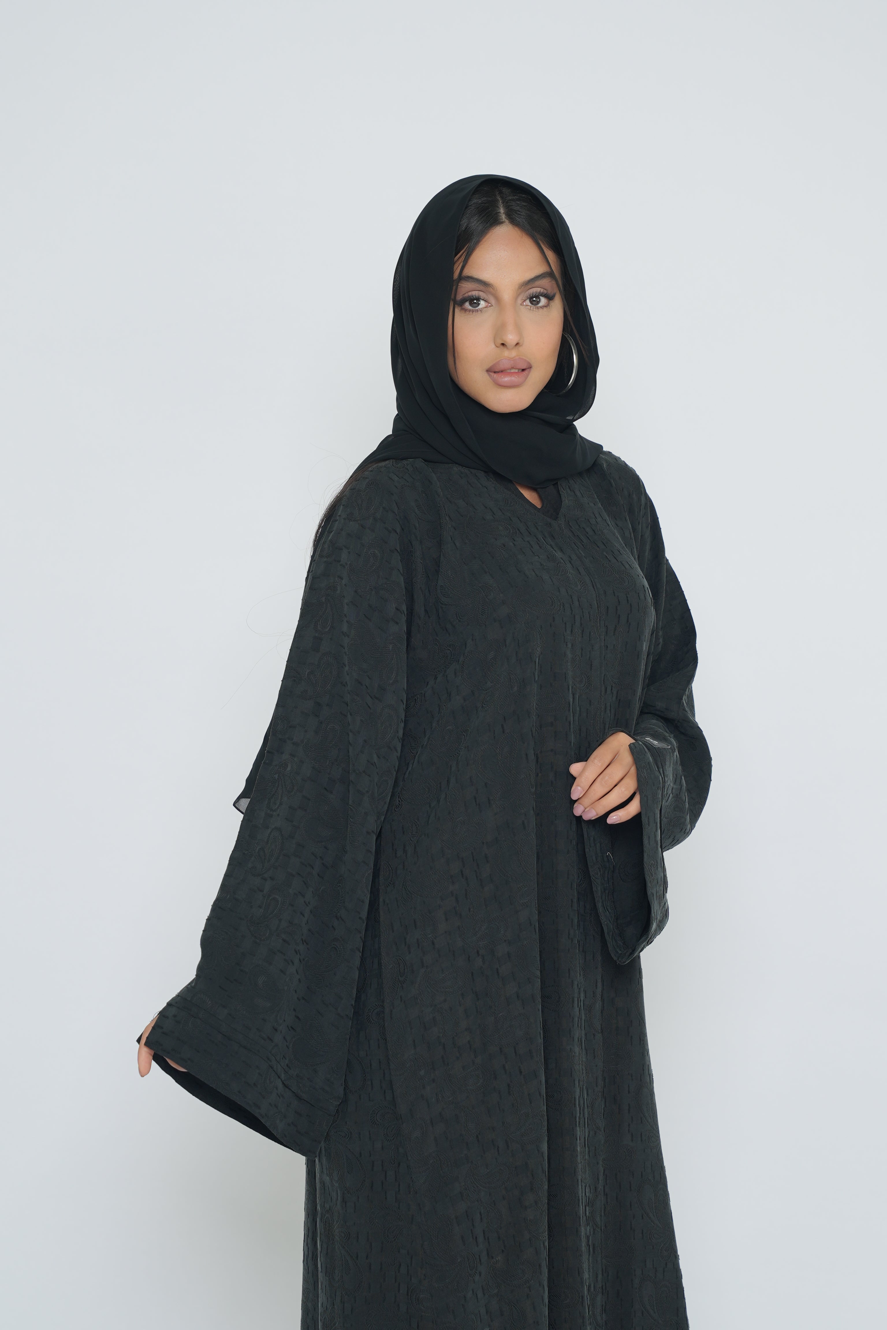 BE Luxury Abaya 0100