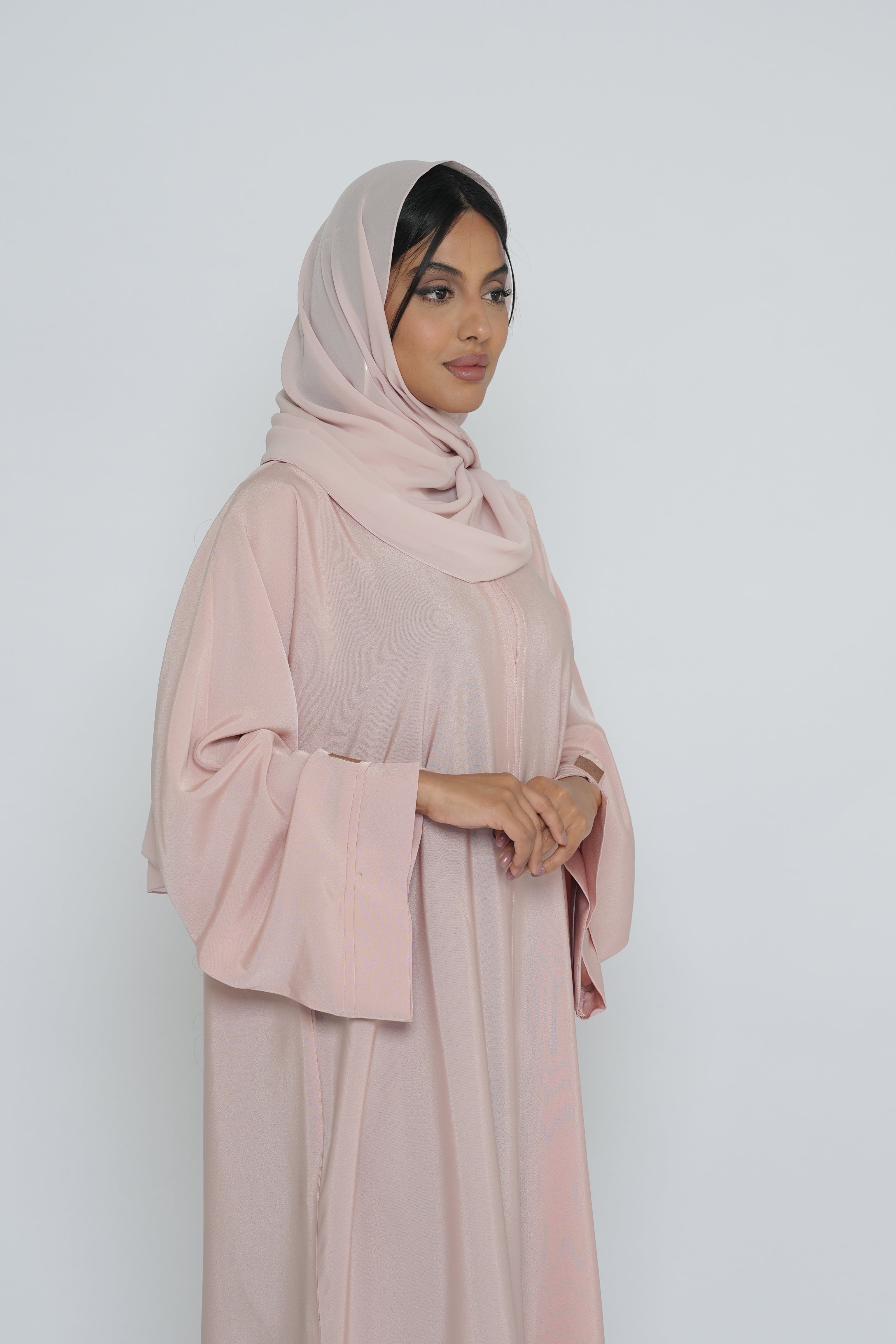 BE Luxury Abaya 0140