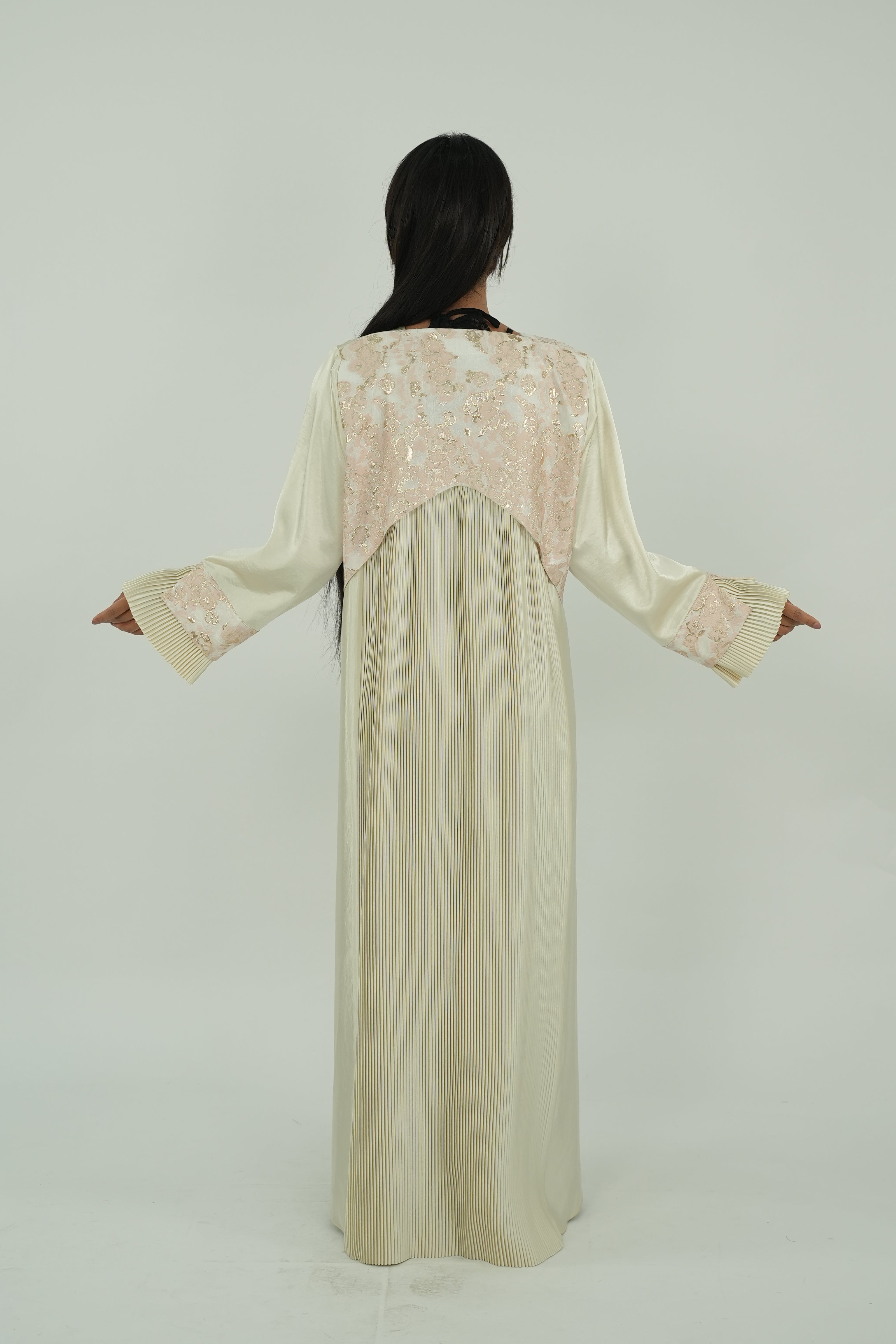 BE Luxury Abaya 061