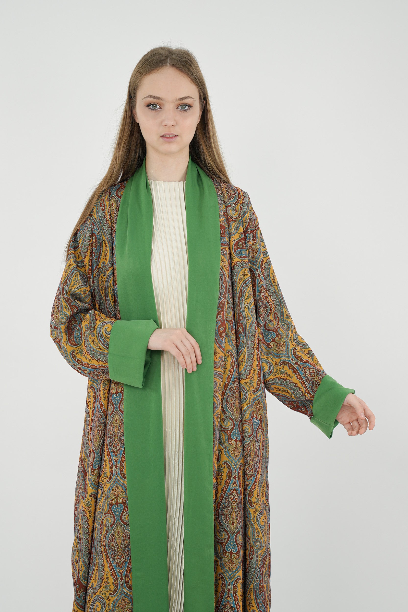 Reversible Verdant Paisley Abaya