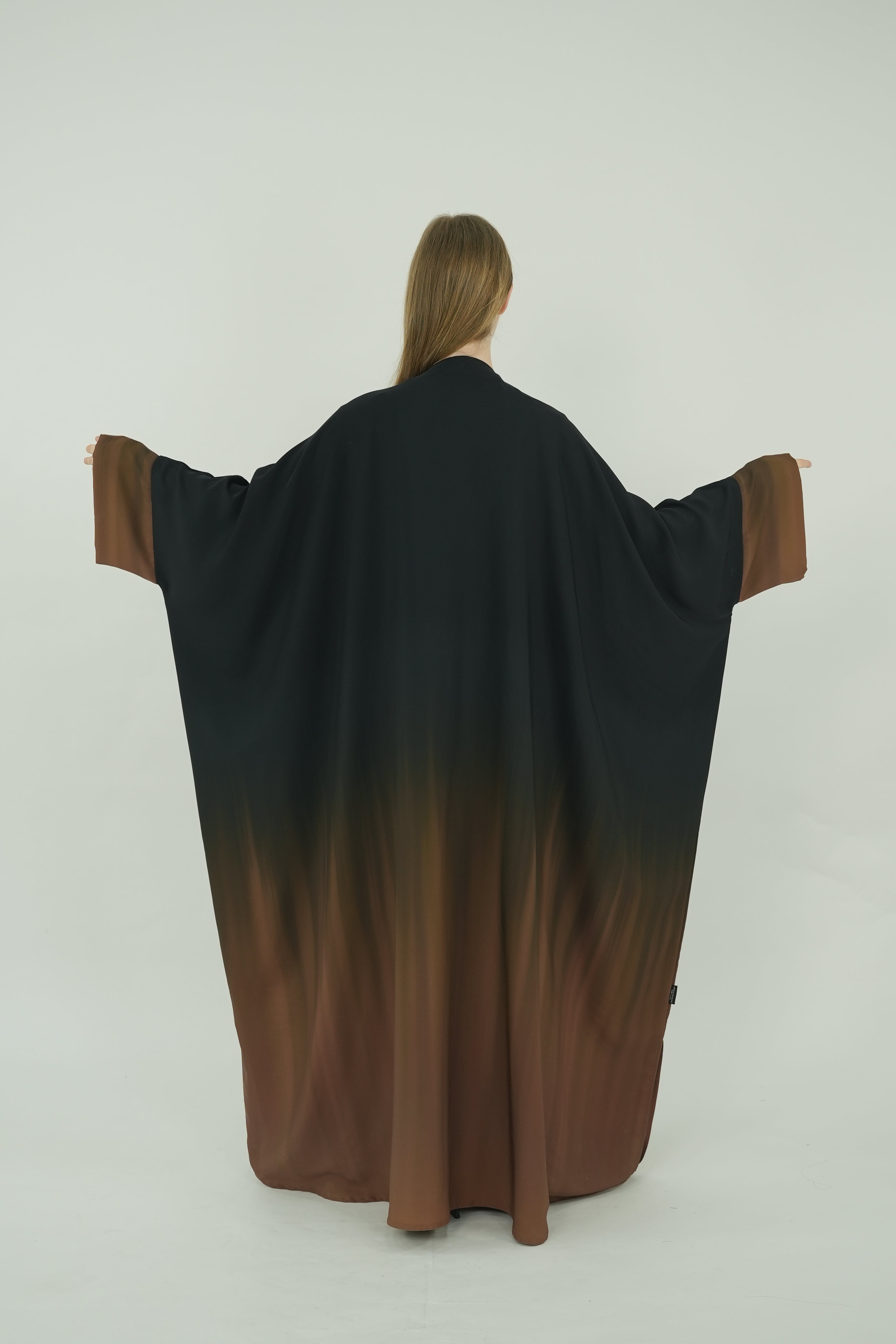 BE Luxury Abaya 092
