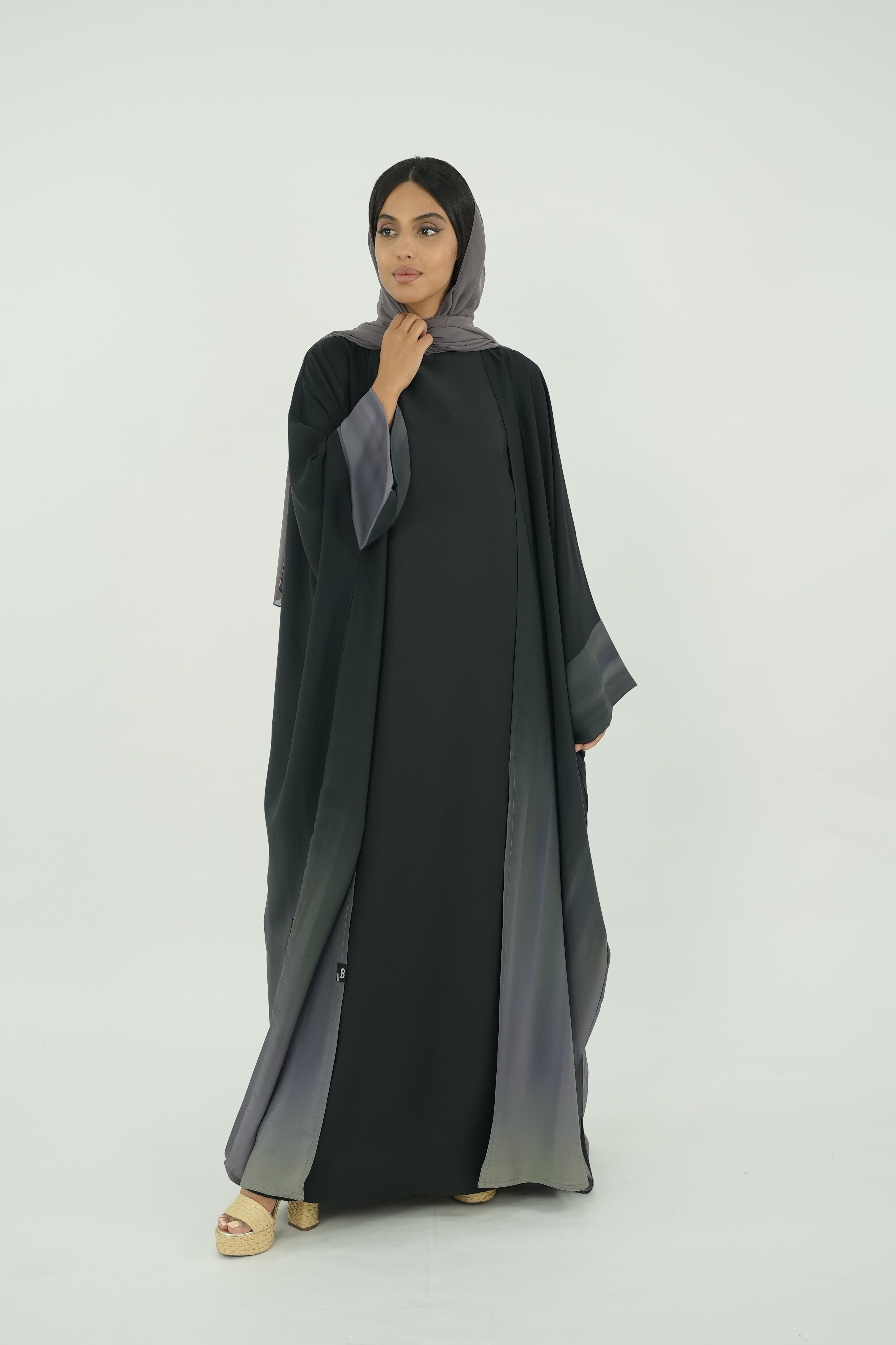 BE Luxury Abaya 092