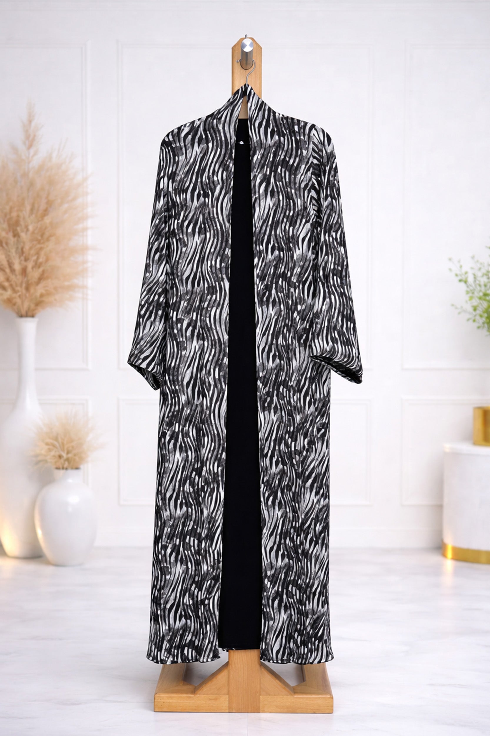 BE LUXURY ABAYA 0110