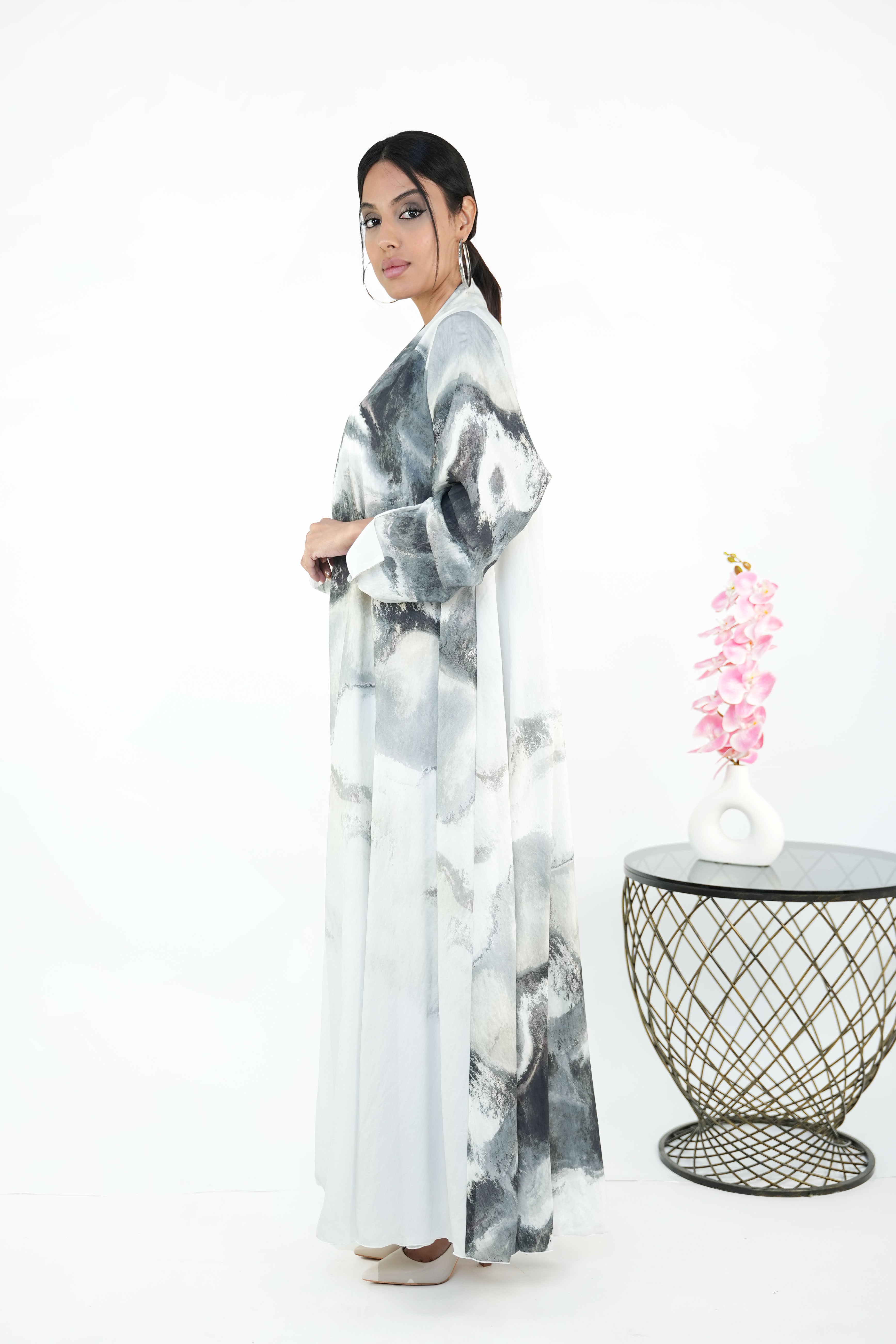 BE LUXURY ABAYA 0207
