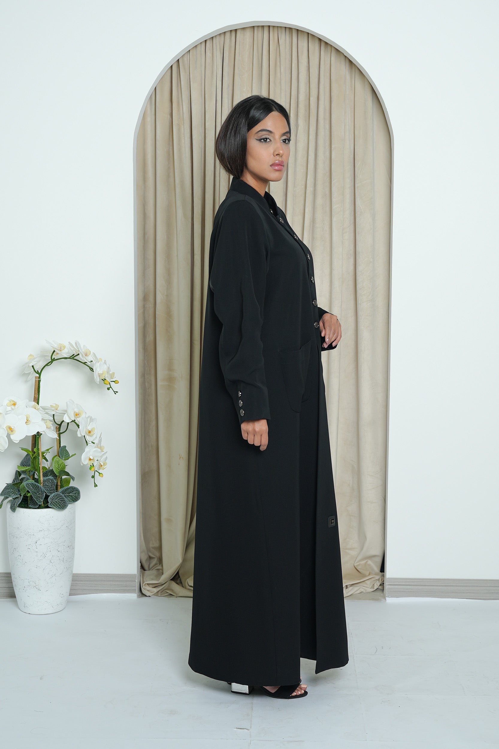 PLAIN ABAYA ( STYLE BUTTON / POCKET )