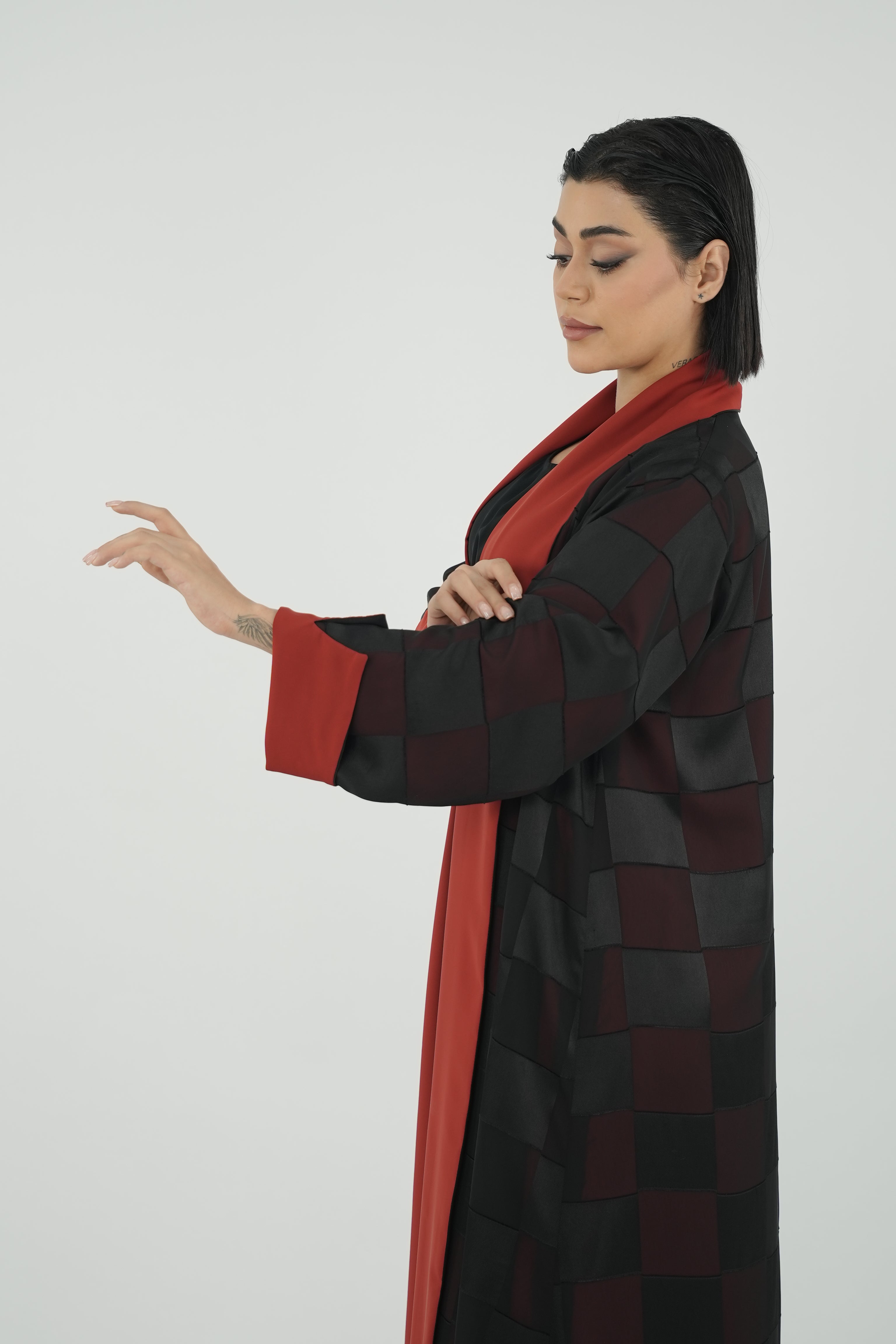 BE Luxury Abaya 0116