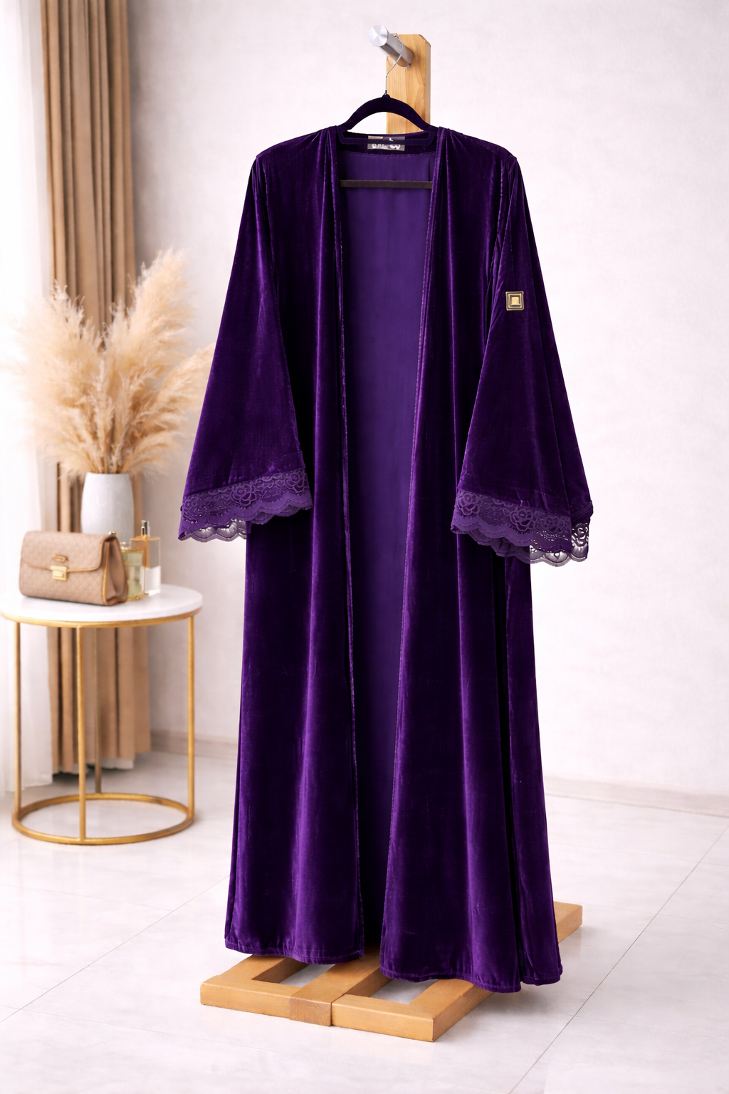 Bahrini style velvet abaya